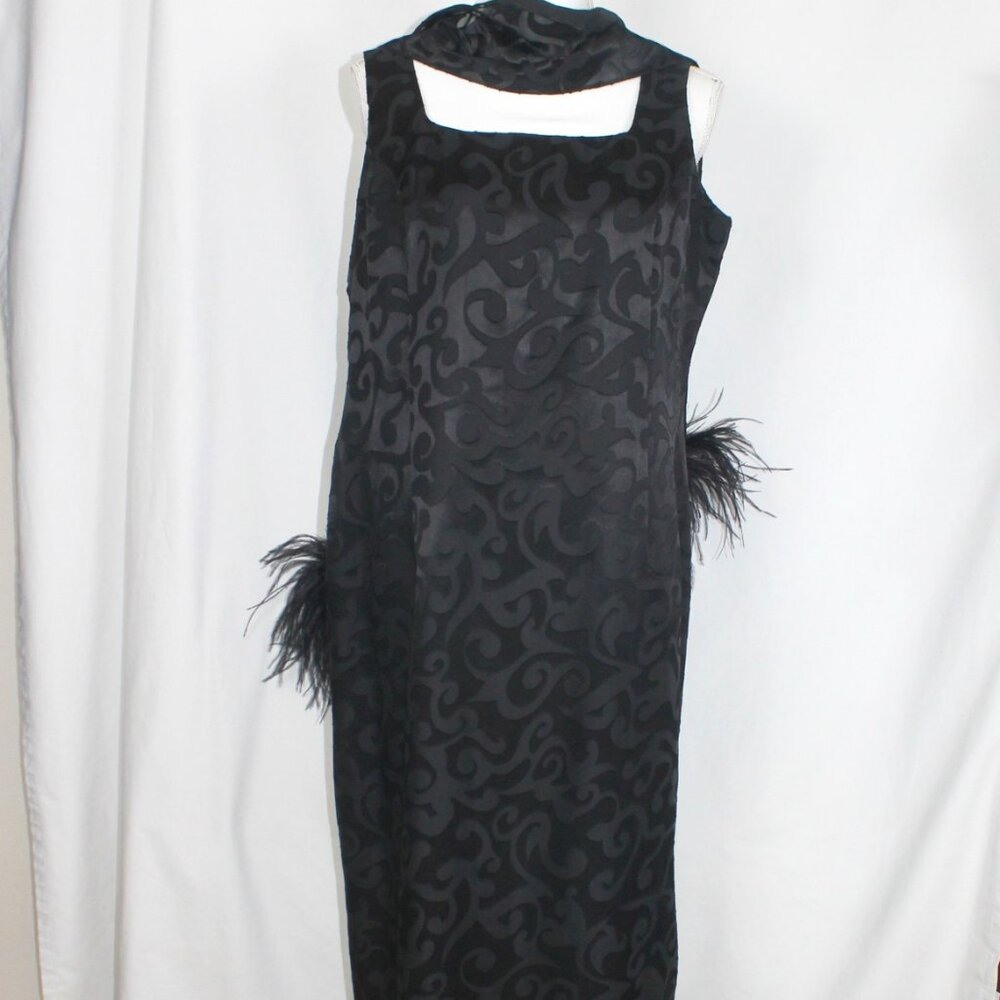 LORI WEIDNER Black Formal Dress Woman Size 14 Petite Maxi Length Sheath Boa Vtg.